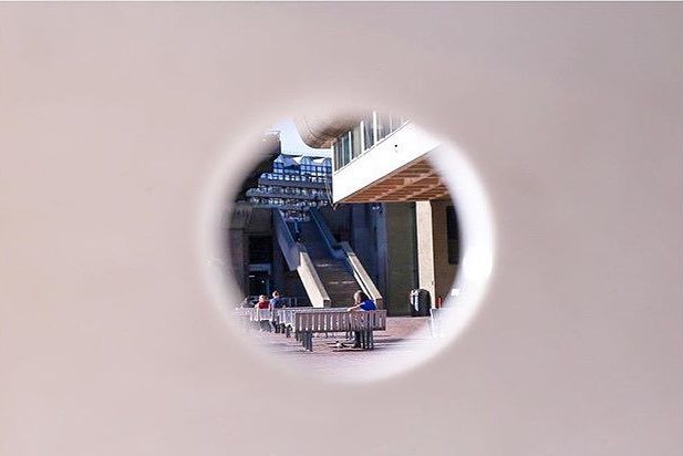 LIoPschool's tweet photo. @emyshotz during our Intermediate #photography Course, exploring composition methods @barbicancentre
#architecture #composition #frameinaframe #brutalism #barbicancentre #creativephotography #learntophotograph #photographycommunity #liopschool #londoninstituteofphotography … https://t.co/Q1Tsi4q5az