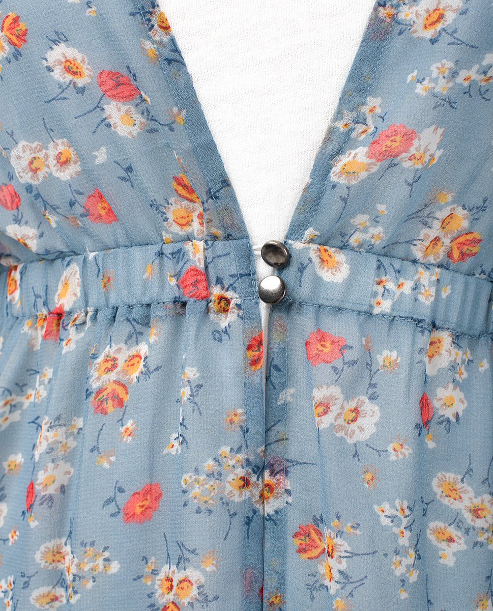 islamicdesign's tweet photo. Pamper your wardrobe with our gorgeous "Sky Blue Floral #Outerwear”💙💙
Shop @ https://t.co/Ke55DPjdTz
#outerwears #kimono #floralouterwear #muslima #hijab #hijabi #kimonowrap #modestfashion https://t.co/mVfl3z3lzU