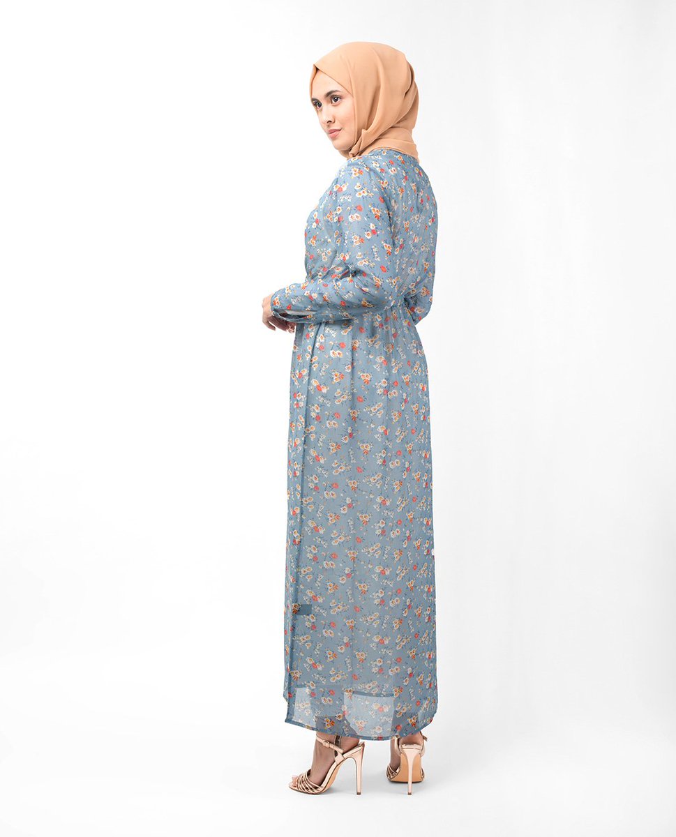 islamicdesign's tweet photo. Pamper your wardrobe with our gorgeous "Sky Blue Floral #Outerwear”💙💙
Shop @ https://t.co/Ke55DPjdTz
#outerwears #kimono #floralouterwear #muslima #hijab #hijabi #kimonowrap #modestfashion https://t.co/mVfl3z3lzU