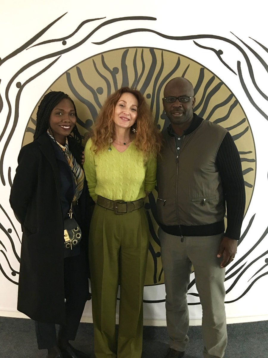 AniloreBanon's tweet photo. With @lilianthuram and his wife! All together with VITAE 💥💥💥
#VITAE #VITAEdiary #VITAEproject #ToTheMoon #moon #moonbox #Science #artwork #anilorebanon #artist #sculpture #paris #art #engineer #space #planet #earth https://t.co/N4efN24wQi