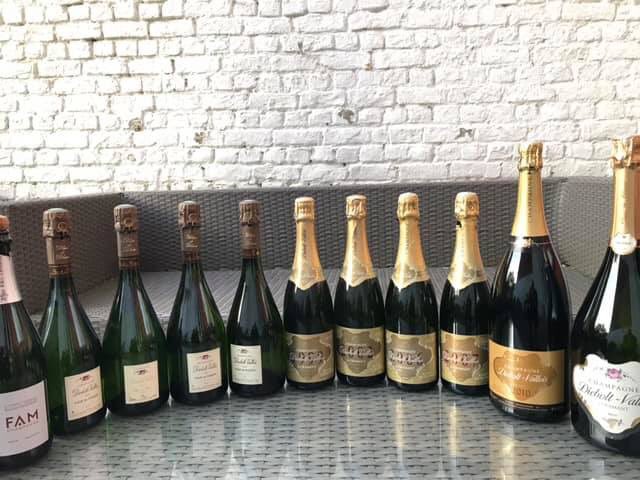 finnyrjar's tweet photo. Great pleasure hosting this vertical Champagne Diebolt-Vallois tasting for friends this w-e! Plus great start-off with R&L Legras FAM. Amazing fizz! #Champagne #champagnelovers #RLLegras #DieboltVallois #Ilovechampagne https://t.co/uBP787RzEF