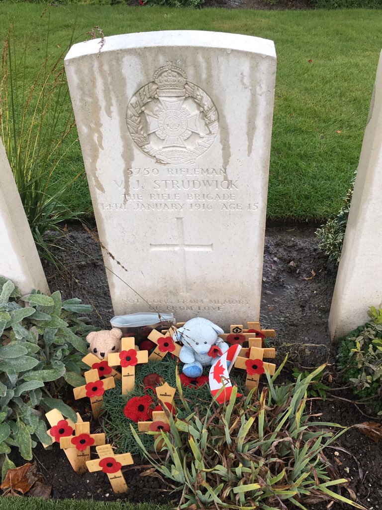 danelson650's tweet photo. Essex Farm Cemetery. Known as the location where Captain John McCrae wrote the poem ‘In Flanders Fields’ after seeing his friend killed. It’s also the location of the 1st gas attack of the war. Among the graves are the youngest British soldier to fall &amp; a VC recipient https://t.co/HHzIkzIb3x