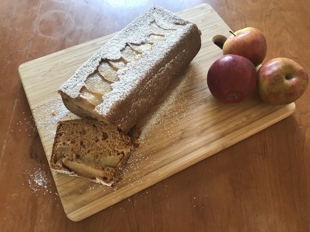 aitkitchen's tweet photo. NEW POST // Here's the recipe for my #GBBO #SpiceWeek signature bake, this is my Upside Down Apple Gingerbread Loaf Cake! It smells amazing while baking and tastes even better, give it a try! #GBBOTwitterBakeAlong 🍎🍯 https://t.co/4GUmeuuM6x https://t.co/mKfSlmFJS7