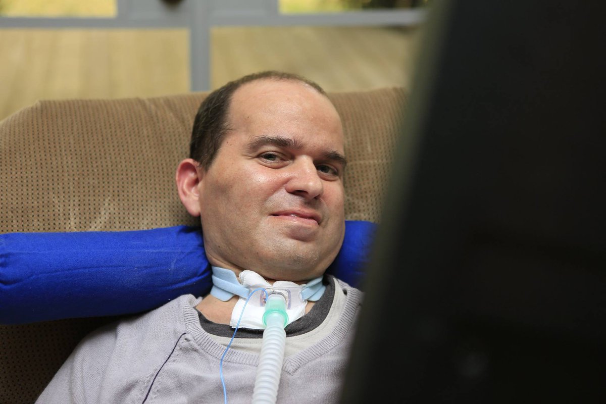 EyeControl's tweet image. Many communication aids exist for Locked-in patients - there is no ‘best’ type of communication aid, as individual preferences, abilities and needs vary. 
The #EyeControl device is powered by #AI - we are our mission to give a voice to the voiceless!