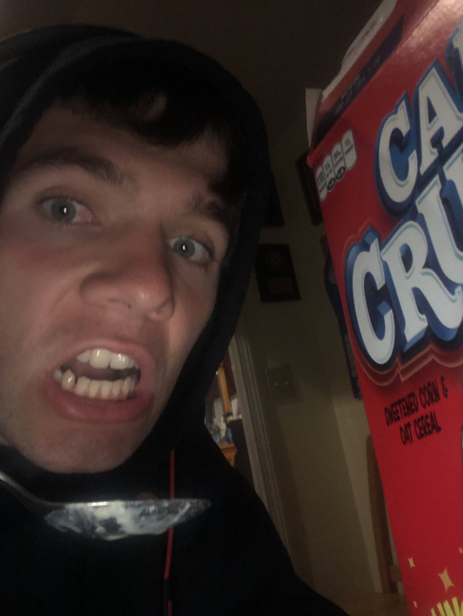 Sasoline27's tweet photo. Go to snack for papers. #CAP’N#CRUNCH https://t.co/8v7kLkdRTA