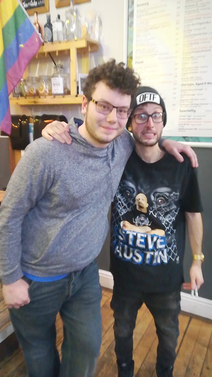 _Clevva's tweet image. Great gig watching @HiRezTheRapper last night.
Good luck with the rest of your tour ✌️