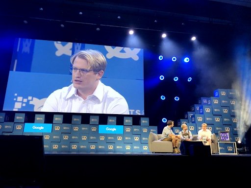 Philipp Erler, #Zalando SVP #Digital Experience, shares his views on the State of #Tech at <a href="/bitsandpretzels/">Bits & Pretzels</a>. Great panel with <a href="/home24_de/">home24 SE</a>  and @OMRockstars!