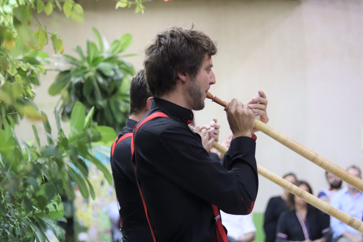 alriyadhdaily's tweet photo. #Swiss Alphorn Trio mesmerizes #Saudi music lovers .. #Alphorns were once used to communicate in the mountains of the #alps, explains H. E. André Schaller, Ambassador of Switzerland to Riyadh, adding that the instrument links Switzerland, Austria and the alpine parts of Germany. https://t.co/x2jFTNFe7G