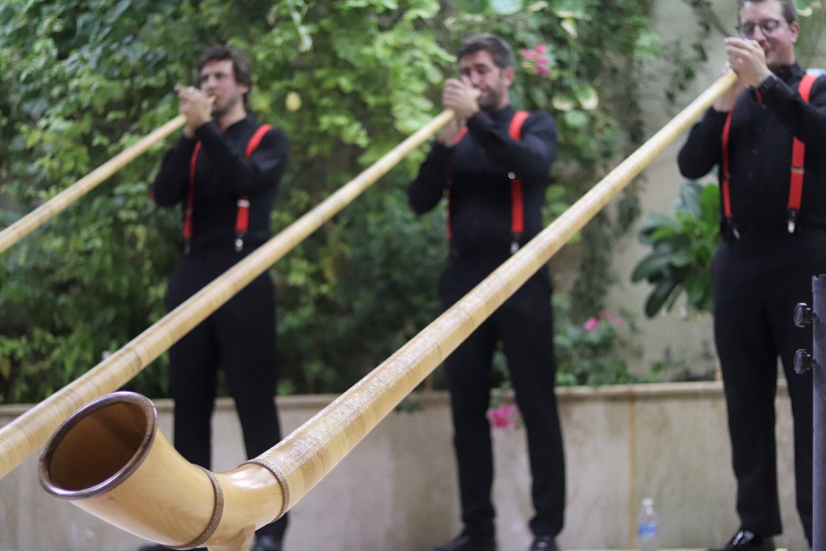 alriyadhdaily's tweet photo. #Swiss Alphorn Trio mesmerizes #Saudi music lovers .. #Alphorns were once used to communicate in the mountains of the #alps, explains H. E. André Schaller, Ambassador of Switzerland to Riyadh, adding that the instrument links Switzerland, Austria and the alpine parts of Germany. https://t.co/x2jFTNFe7G