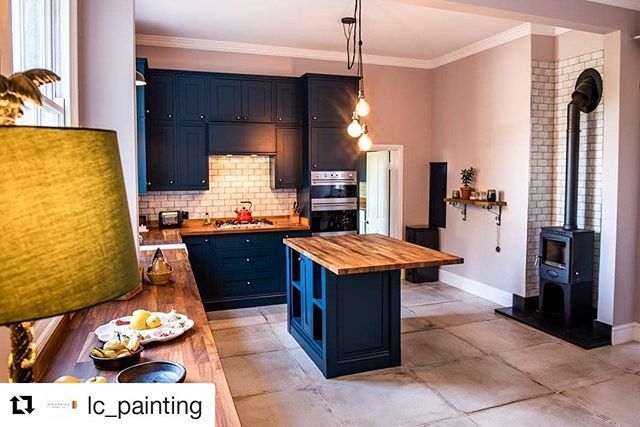 (Repost) @lc_painting
・・・
Had the pleasure of hand painting this beautiful shaker style kitchen. #cleethorpes #grimsby #horncastle #handmade #handpainted #kitchen #bespoke #iroko #interiordesign #storage #lincolnshire #hamiltonbrushes #osmo #osmooil ift.tt/2OWkMPb