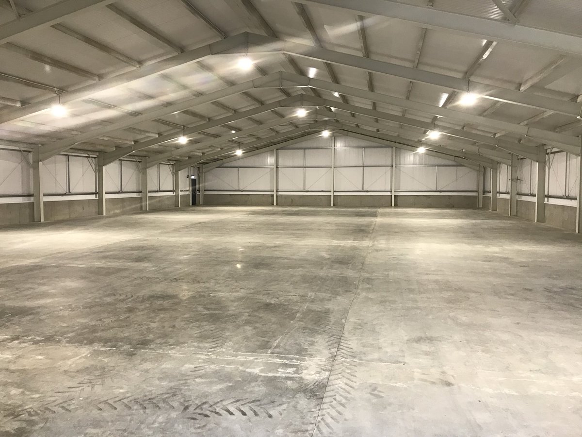 BaldwinConstruc's tweet image. We transformed an old dilapidated Farm building into this stunning classic car store. Old building stripped back to the frame, shot blasted, painted and then rebuilt into what it is today. #farm #industrial #construction #steel #frame #concrete