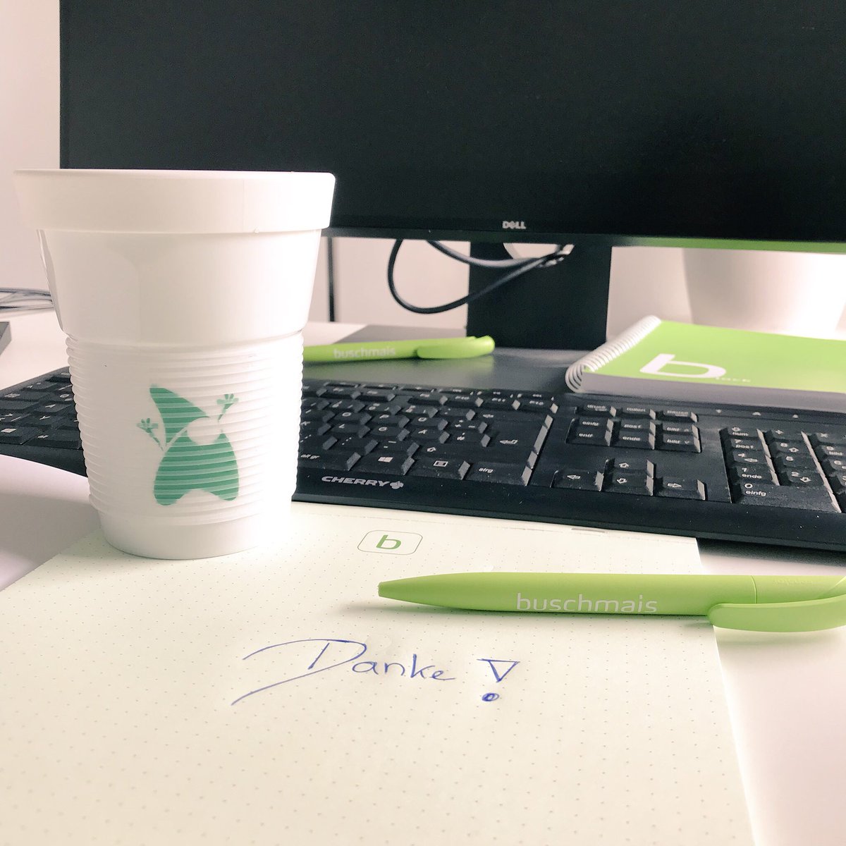 buschmais's tweet photo. Ein großes DANKE an das Orga-Team der @jugsaxony & an alle Teilnehmer des #JSD2018 für die großartige Konferenz & den super Becher! Es hat uns gefreut so viele von euch an unserem Stand zu treffen & spannenden Vorträgen zu lauschen. Eine Nachlese findet ihr bald auf der Webseite. https://t.co/cP4xqXhjj3