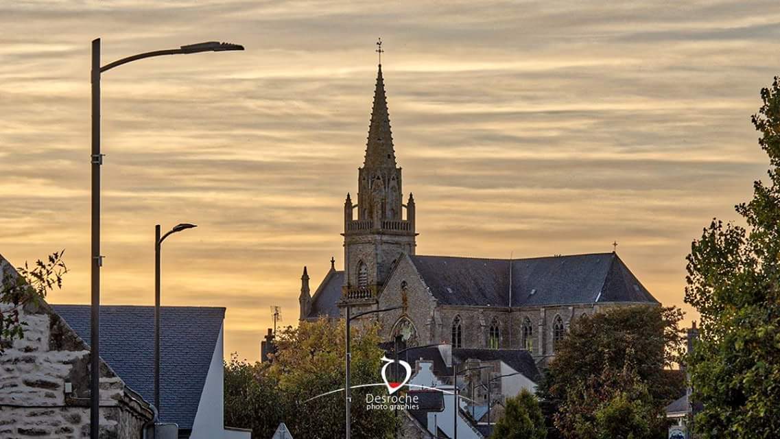 DesrochePhoto's tweet photo. L'église Notre-Dame-De-Grâce à Plouhinec 
#photo #Bretagne #BZH #Morbihan #Breizh #bzhPower #riadetel #miamorbihan #patrimoine #photographie #photography #foto #MagnifiqueBretagne @MorbihanTourism https://t.co/Db9gEyWlr8