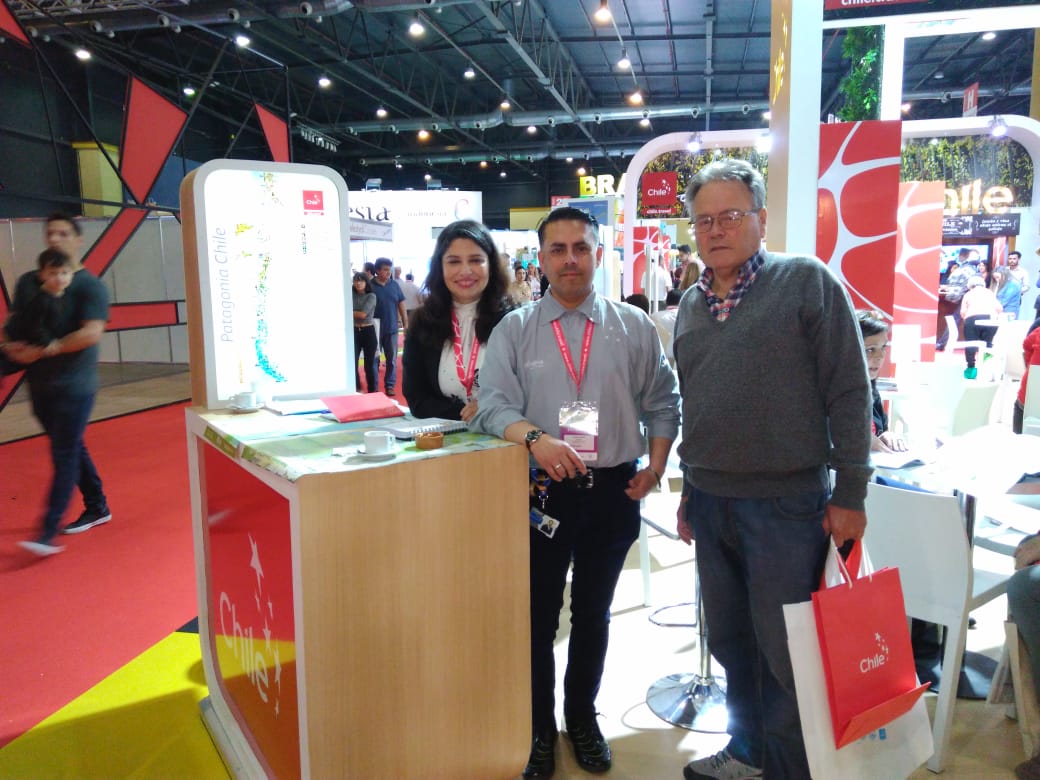 SernaturXII's tweet photo. Una vez más nos encontramos participando en la #FIT2018, promocionando y posicionando el destino Magallanes y la Antártica Chilena en la feria más esperada de Latinoamérica. #ChileLoHacemosTodos #PatagoniaChilena #MagallanesAlMundo https://t.co/DJ4pXCXxqi