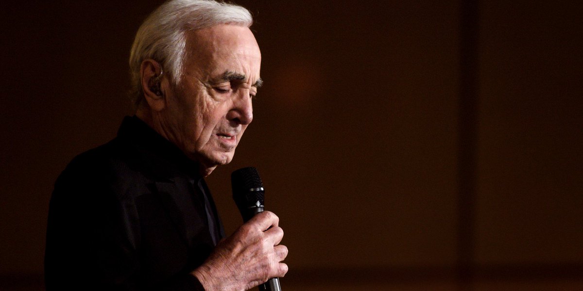 josephjp12's tweet photo. "Il faut rire jusqu'au bout. Je mourrai avec ma famille autour de moi, un livra à la main et un peu d'humour" #RIP légende #CharlesAznavour https://t.co/mFfv5vU20x