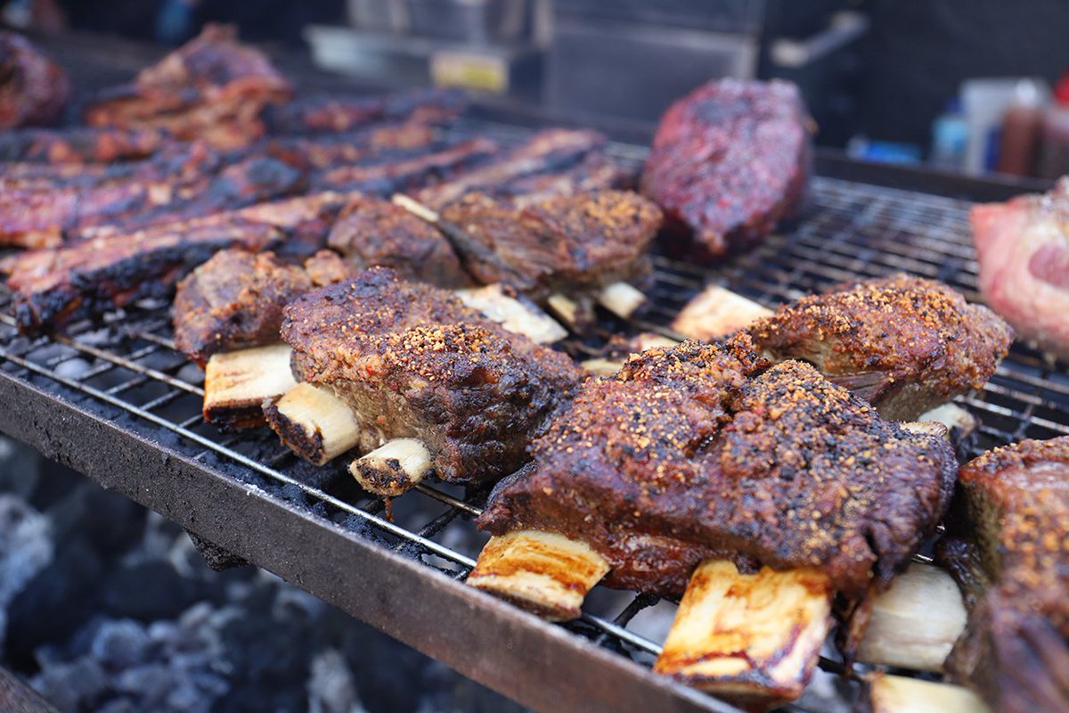 SolihullBID's tweet photo. 🍰🍨🍔 Our #MondayMotivation is looking back at all of the pictures of great good from a fantastic #SolFoodFest18 weekend! 📸 Andy Kelsall https://t.co/Rh6QomBihw