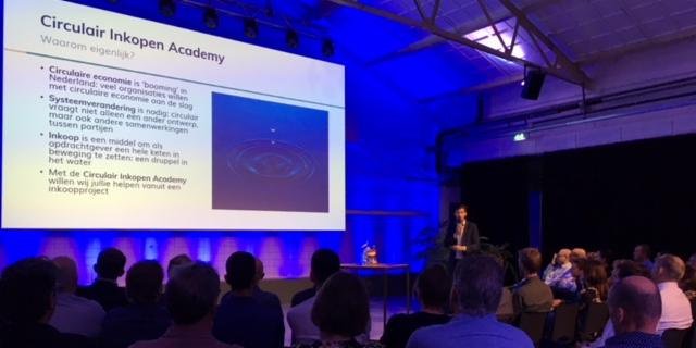 PIANOoNL's tweet photo. Derde PIANOo Circulair Inkopen Academy van start: ruim 60 deelnemers van 30 organisaties concreet aan de slag met duurzaam inkopen. @copper8_nl #circulair #mvi https://t.co/gfPqasGoSj