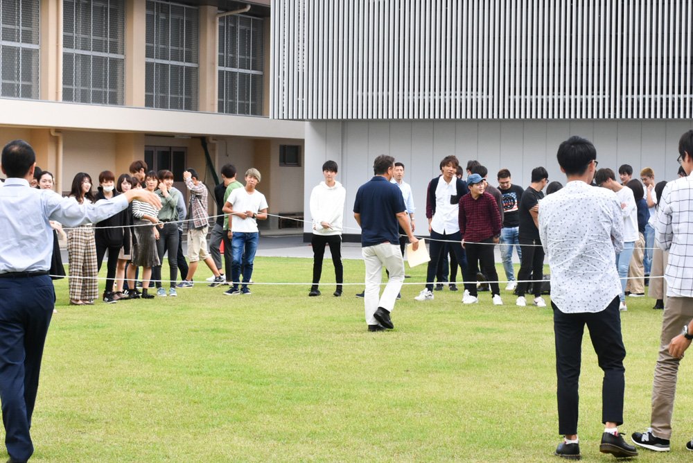 京都美術工芸大学 建築学科1年の授業では 10m 10mの敷地は実際どれくらいなのかを中庭で実測 芝刈り機が乱入してくるシーンも 京都美術工芸大学 建築学科 T Co Abxdkyr18g Twitter 京都美術工芸大学 建築学科1年の授業では 10m 10mの敷地は実際どれくらいなのかを中庭で実測 芝刈り機が乱入してくるシーンも 京都美術工芸大学 建築学科 T Co Abxdkyr18g Twitter