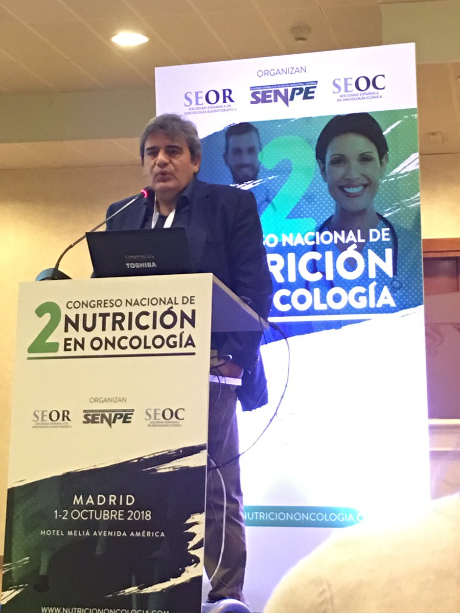 nutriestima's tweet photo. El  @DrTinahones nos aproxima esta mañana a la #microbiota en el II congreso de #nutrición en #oncologia #seor #senpe #seoc #feor #cuidatudieta #noparesdeaprender https://t.co/eXWVhWbeis