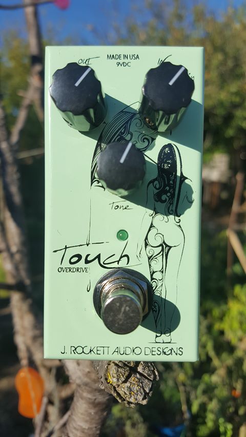 FillingDistrib's tweet photo. 🎸 Adrien a gagné l'overdrive de chez J. Rockett Audio Designs, merci à toi pour les photos ! https://t.co/zvyrSSmdUU