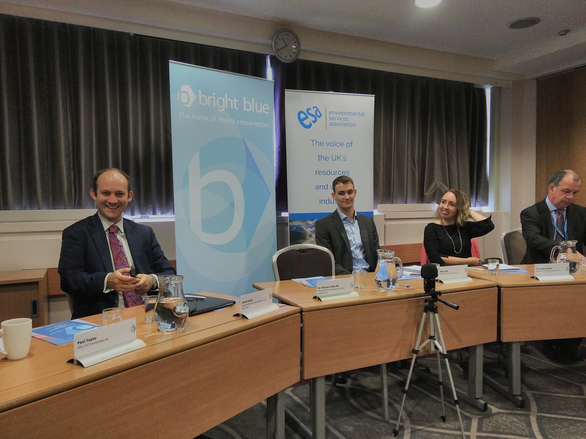 ESA_tweets's tweet photo. Waiting for the Minister to arrive to debate Plastic Fantastic? @FCC_Environment @WeAreBrightBlue @wwf @asda #CPC18 #BrightBlue https://t.co/2fnxktwleN