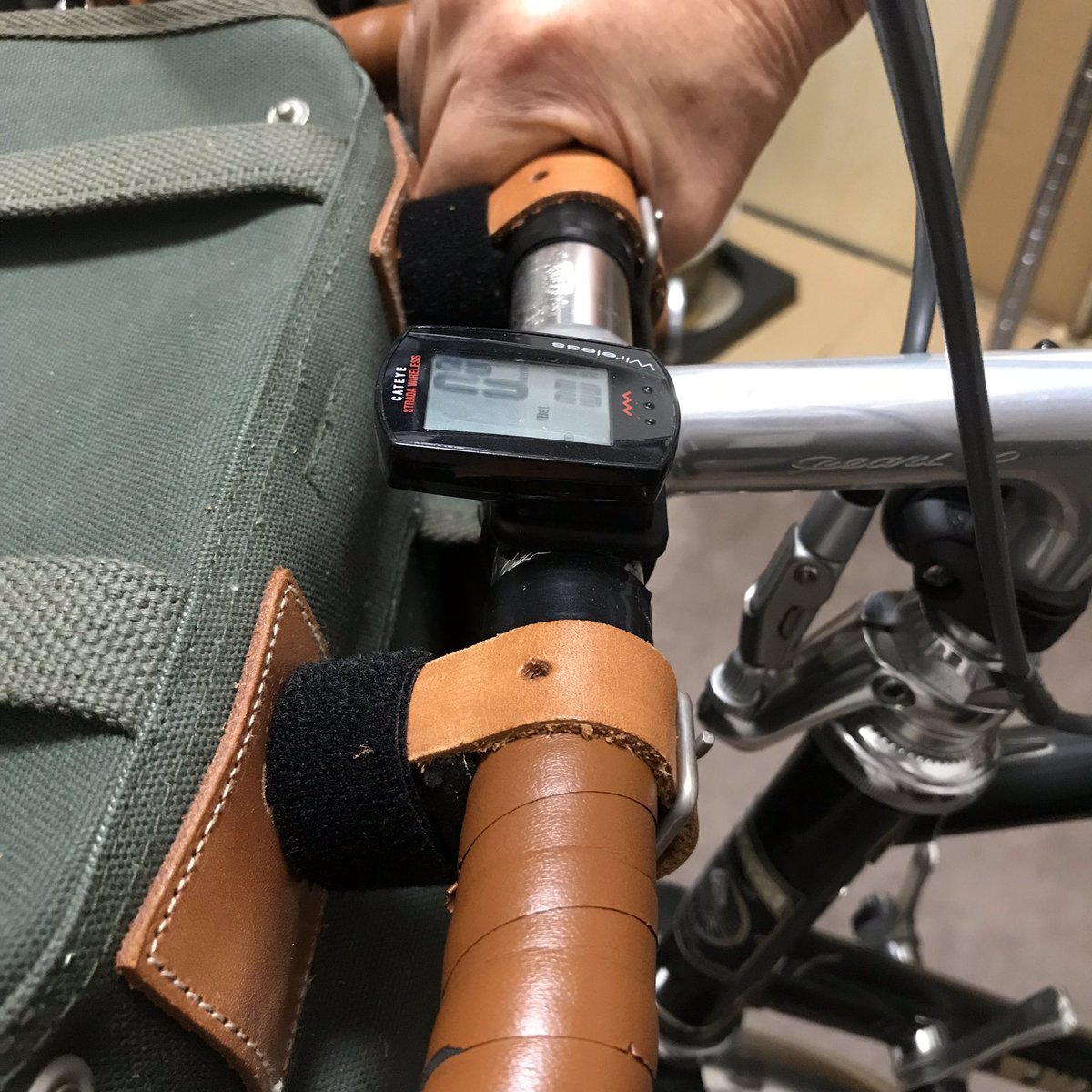 O Xrhsths Tac 朝ポタ 細工リスト Sto Twitter ランドナーのフロントバッグが揺れるので こんな事してる O Xrhsths Tac 朝ポタ 細工リスト Sto Twitter ランドナーのフロントバッグが揺れるので こんな事してる