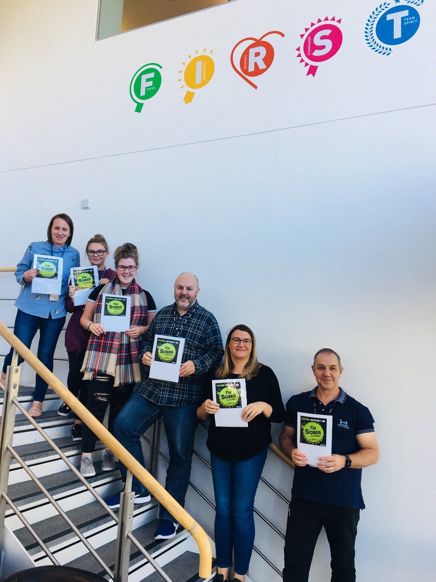 UKIM_UK's tweet photo. Our gang going sober this October to support @macmillancancer https://t.co/BxbNgce6uT @UKIM_UK @NairnsyU  #SoberOctober 🙌🏻💚 https://t.co/NoyRQc99Al