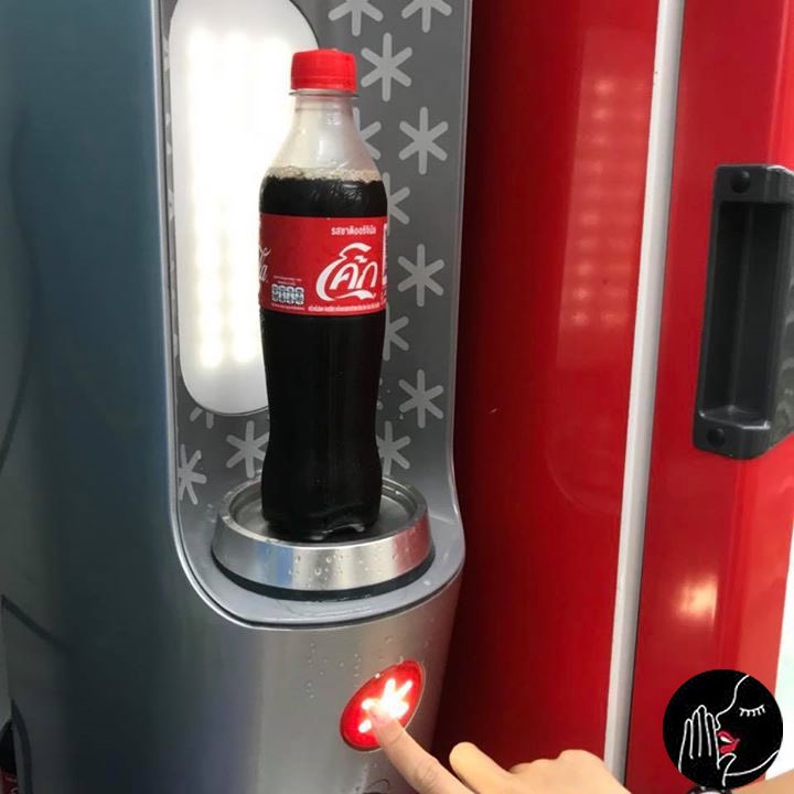 RooyoungTH's tweet photo. 🥤 #รู้ยัง โค้กวุ้นทำง่ายๆที่ 7-11 แล้วว มีของเล่นใหม่เพิ่มอีกหนึ่ง ลองไปทำดูเด้ออ แต่ว่าจะมีแค่ 7-11บางสาขาเท่านั้นน้าาา
📍 แอดเจอที่ 7-11 CU Terrace นะค่ะ (ตึกยูไนเต๊ดสีลม , สยามกิตติ์ ก็มีน้าาา)
#RooYoung #ทีมรู้ยัง #CUTerrace #Coke https://t.co/Z9bIUADTRL