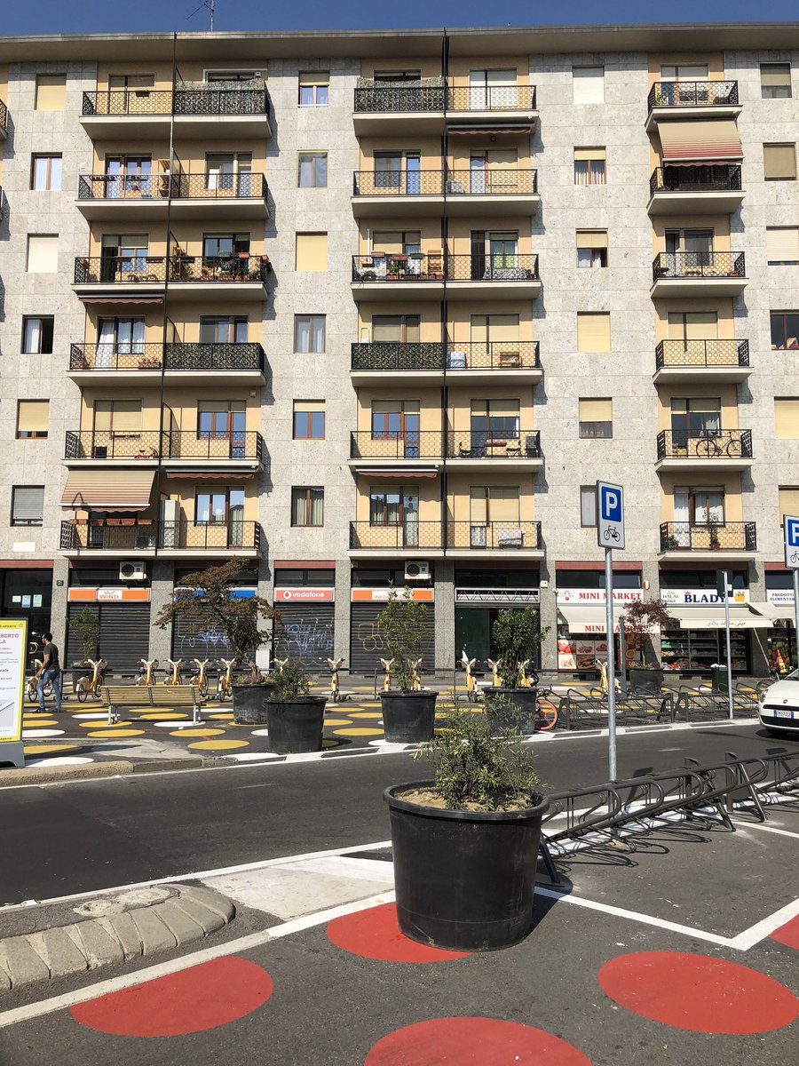 karimaboujaoude's tweet photo. Milano winning the #streetfight !
@JSadikKhan #piazzeaperte #PiazzaAngilberto #PiazzaDergano https://t.co/XPg999dGSH