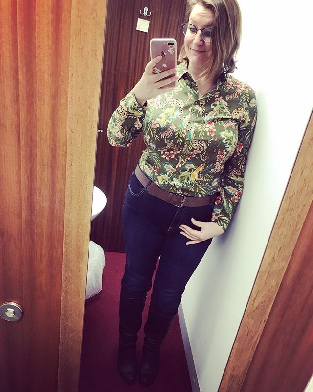 Eliza_Do_Lots's tweet photo. Spent ten minutes this morning sewing between buttons on my shirt to prevent the dreaded boob gap because this shirt is so fun
.
.
.
.
.
.
.
.
.
.
#ootd #boots #autumn #autumnfashion #whatyourocking #plussize #chunkygirl #tweetit #boobsarehardwork #pluss… https://t.co/ERd09cvDTe https://t.co/RH1vI0p0Cz