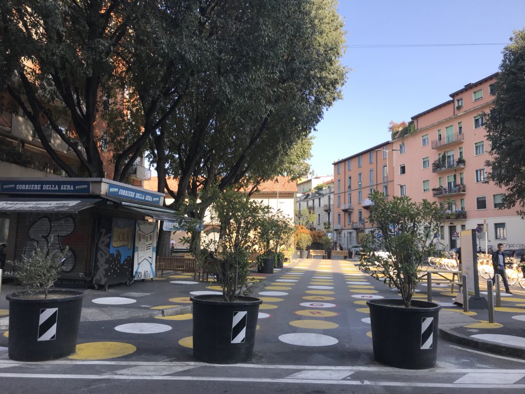 MariaGrubova's tweet photo. #Streetfight came to Milan #piazzaAngilberto & #piazzaDergano https://t.co/9YDCPqmMfZ