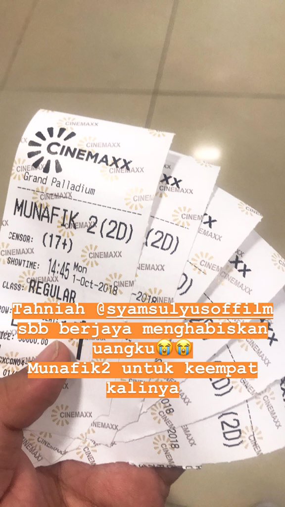 firdausque's tweet photo. Done Munafik2 untuk keempat kalinya...kali nie nonton bersama rakan2 beragama kristian...@SyamsulYusof84 @maya_karin Tahniah untuk munafik2 sbb berjaya menghabiskan duit simpananku😭😅👍🏻👍🏻😊 https://t.co/YUhexyjd8U