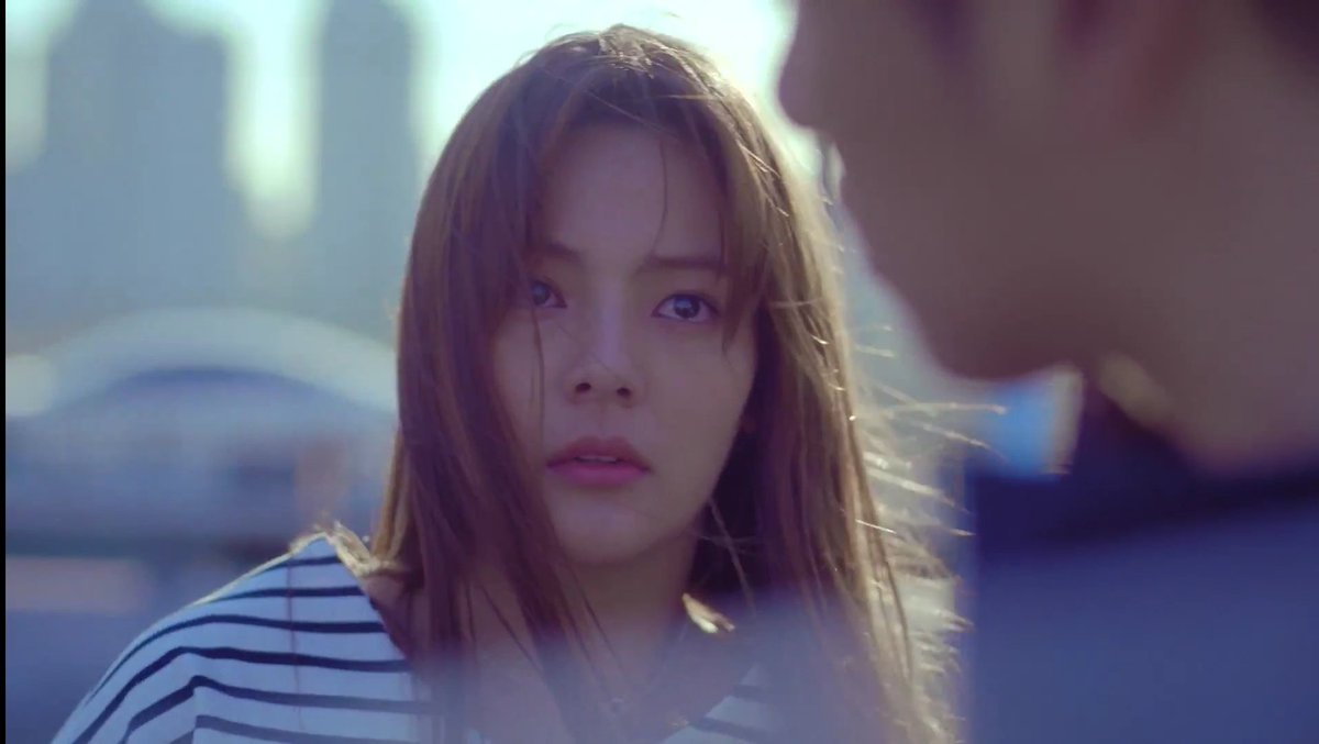 iKONICHEL's tweet photo. Am I d only one who noticed? SHE'S SO PRETTY!! #iKONGoodbyeRoad https://t.co/LFkUFAaAUn
