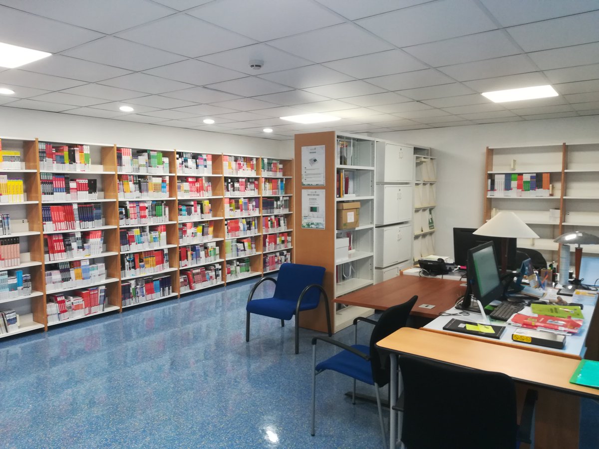 bibuvsq's tweet photo. Réouverture #BUBoulogne lundi 1er oct. Après fermeture pour travaux, la BU est prête à accueillir étudiants #DFASM #DCEM1 #DCEM2 #DCEM3 Ouverte lundi au vendredi 9h30-22h30 et samedi 10h-20h https://t.co/vQT4W1CV30 Merci @uvsq @APHP : 40 places 16 ordinateurs : à votre service ! https://t.co/yaQtjjRQSO