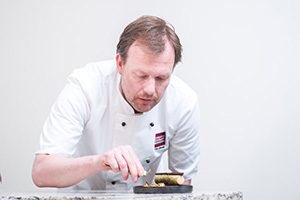 Some of #Devon #Cornwall best chefs <a href="/eco_boy/">James Strawbridge</a> <a href="/ChefDarrin/">Darrin</a> <a href="/chefashwright/">Ashley Wright</a> @Hornofplenty1 pastry chef extraordinaire #ColinBennett brilliant cake bakers <a href="/Peboryon/">Peboryon</a> <a href="/ChefsAcademy/">AshburtonChefAcademy</a> <a href="/AshburtonCS/">Ashburton Cookery</a> thanks <a href="/AshgroveKitchen/">Ashgrove Kitchens</a> for beautiful Kitchen #ChefsMarquee <a href="/powderhamfest/">Powderham Food Fest</a>