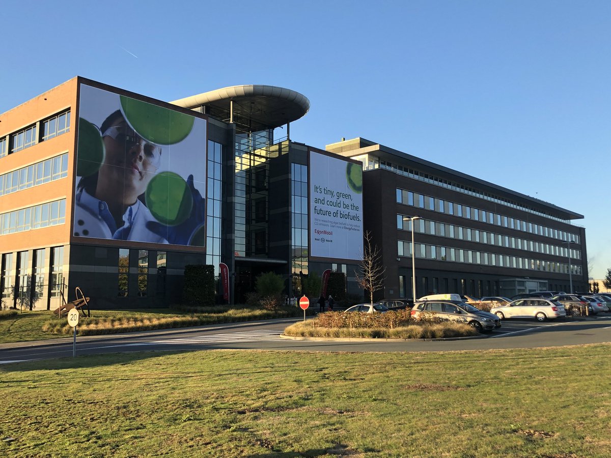 ExxonMobil_BE's tweet photo. Het Europees Technologiecentrum in Machelen is één van de 4 grote technologie-en onderzoekscentra van ExxonMobil in de wereld. #innovatie #ETC50 #CSR50 @GeertBourgeois @vokavzw https://t.co/rdYtvxLzty