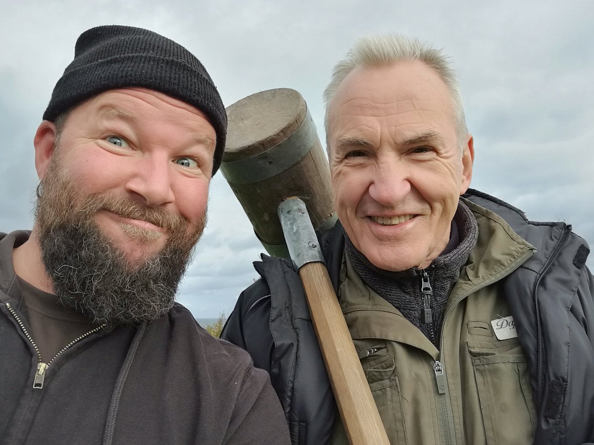 dringotime's tweet photo. @larrylamb47 , nice to meet you on set , hope the rest goes well for you 😉#Anglesey #filming https://t.co/yyubpT8UC4