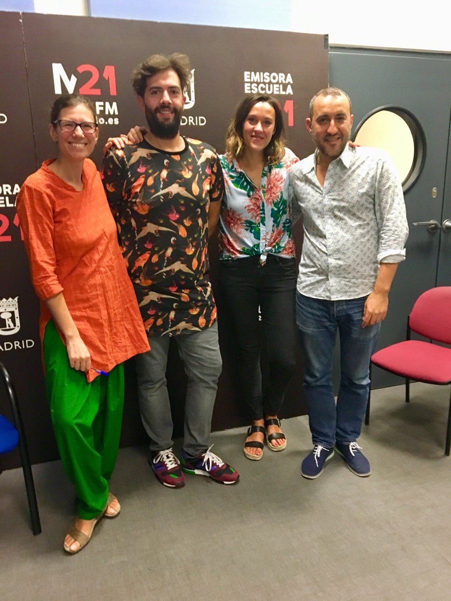 Hoy hemos estado hablando de #lesmatarifesf6 en la radio municipal <a href="/M21madrid/">M21 Radio</a> junto a #MaríaPeláez de @NavesMatadero En cuanto esté el podcast os lo compartimos! 🎉🌈