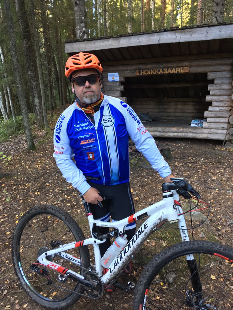 sebenteri's tweet photo. Maasto kohdallaan, hieno syyskeli lenkille! #rideep https://t.co/Sa614NGRsM