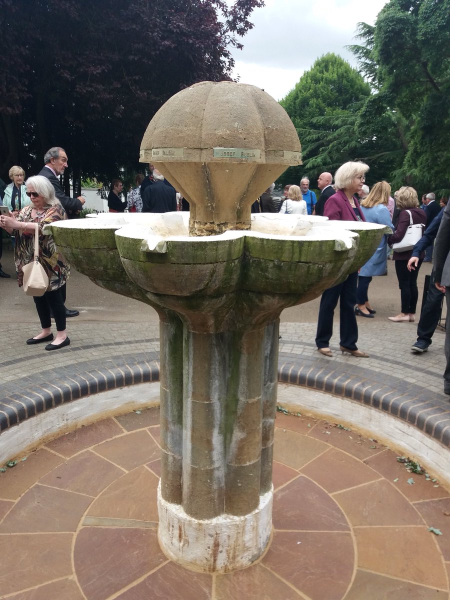 mafcsv's tweet photo. June 17th 2018 a wreath-laying ceremony @ Leamington Spa🇬🇧, on the 76th anniversary of the deaths in a Prague Church of the seven paratroopers.We will never forget! 🌺#CzechoslovakHeroes 🇨🇿🇸🇰 #Gabcik #Kubis #Anthropiod #Opalka #Hruby #Valcik #Bublik #Svarc 💐✌🏻#mafcsv https://t.co/eAsCyMUW07