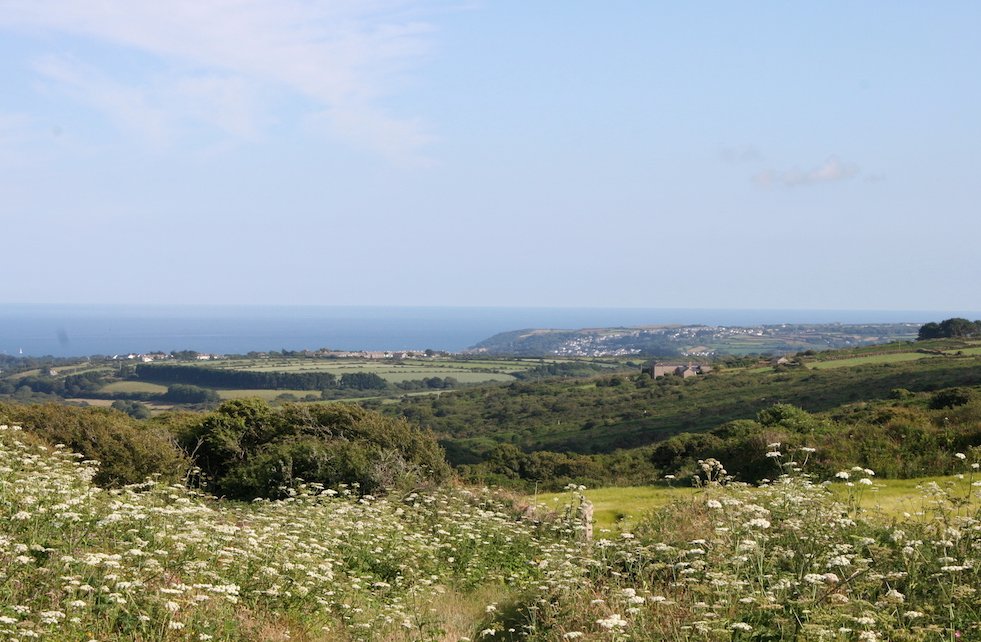 TheHolidayCots's tweet photo. ✨ #SpecialOffer: These cottages have a #wonderfullocation on the wild romantic #moorland of #WestPenwith in #Cornwall. Currently offering 20% off remaining #October weeks and 15% off November/December dates (excluding Xmas).
🛏️ Sleeps 1-5
➡️ https://t.co/X3V41lYeMl https://t.co/TeRm4Cw0Gz