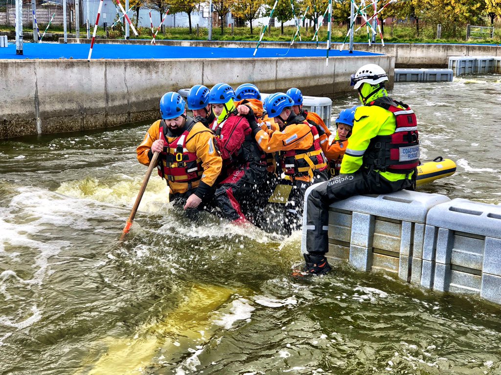 ArdrossanCRT's tweet photo. Team undertake flood rescue training day at Pinkston water sports centre along with teams from across Area 4 - read more at: https://t.co/ZNf5xaMKlf #999coastguard #TrainingSavesLives #FloodAware https://t.co/ehV0gd0RhP