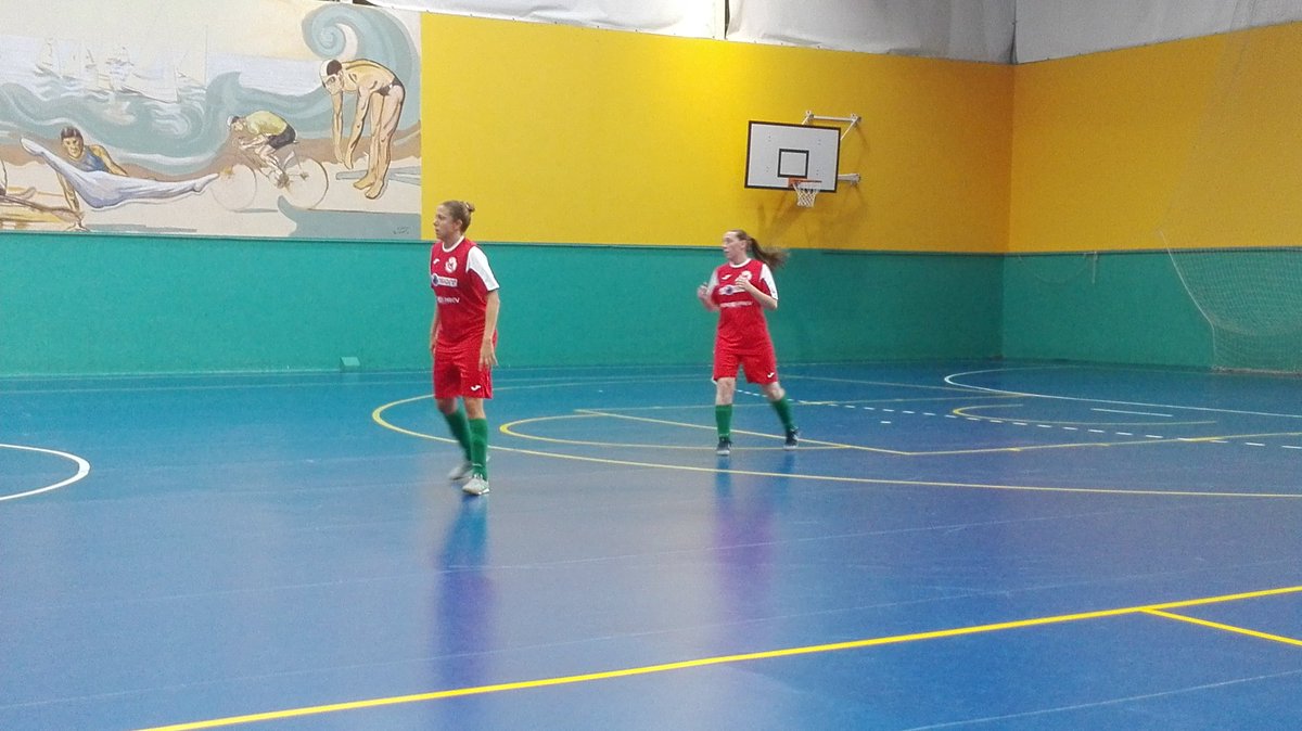 Partido de nuestros dos equipos regionales donde el equipo de <a href="/flavivall/">Valentin Liendo</a> se impuso por 1-0 al equipo flaviobriga b de  #jorgemartin .partido muy reñido y muy sufrido para ambos equipos #castrourdiales #Cantabria #futsalfemenino #LigaForo16Feminismo <a href="/CantabriaFutsal/">Futsal Femenino Cantabria</a>