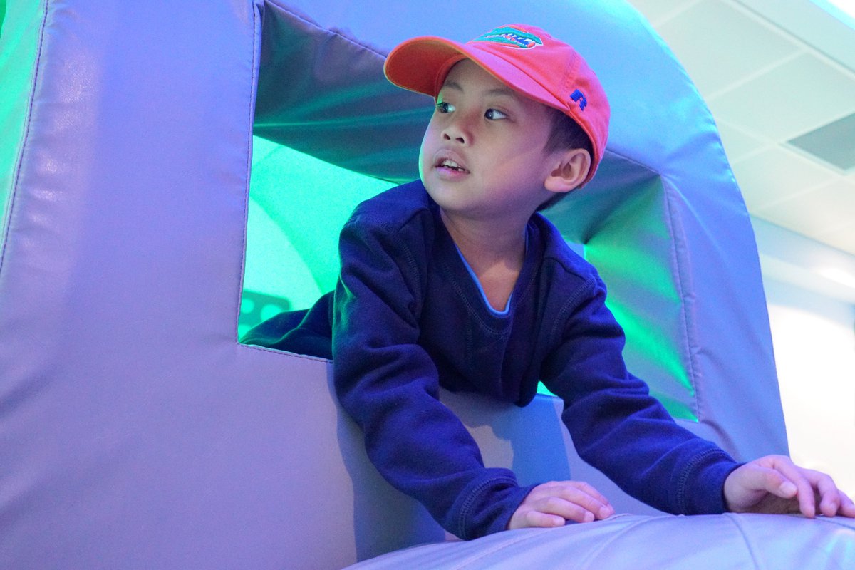Gatwick_Airport's tweet photo. Our sensory room is open and is a UK airport first.

It's a calming and fully interactive space designed for passengers with autism, dementia or cognitive impairment to relax in before their flight.

Read more: https://t.co/gPmvfwAF07 https://t.co/qhvz5OXo0P