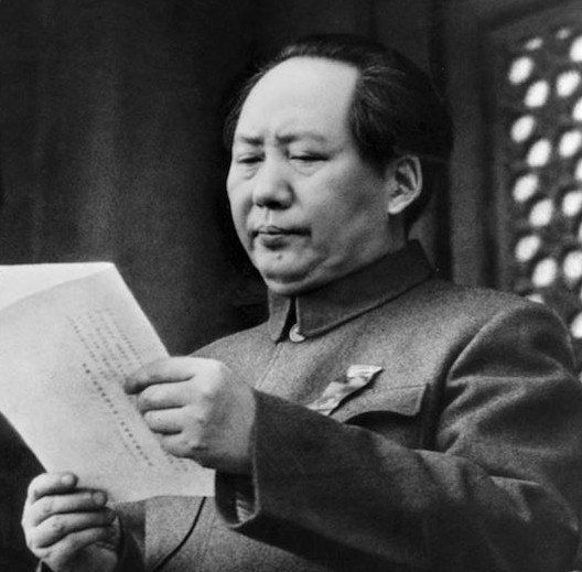 evoespueblo's tweet photo. Como hoy, 1949, el histórico líder Mao Tse-Tung, proclamó la fundación de la República Popular #China, en un multitudinario acto en el que se festejó además el fin de los enfrentamientos. Un abrazo fraternal al hermano pueblo de China y al Hno. Pdte. Xi Jinping. https://t.co/zfdOSfuORc