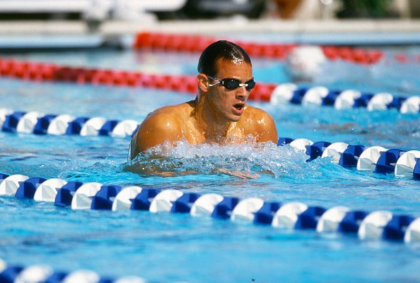 swimminglatest's tweet photo. Awesome picture. Who is this? #swimming #swim https://t.co/TF5Gx2V2Dw https://t.co/oQiZUQ2I1m