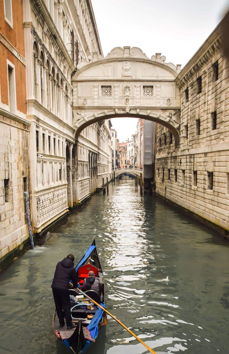 M_sameh's tweet photo. The beauty of Venice 🖤 https://t.co/mlLRH3Wjol