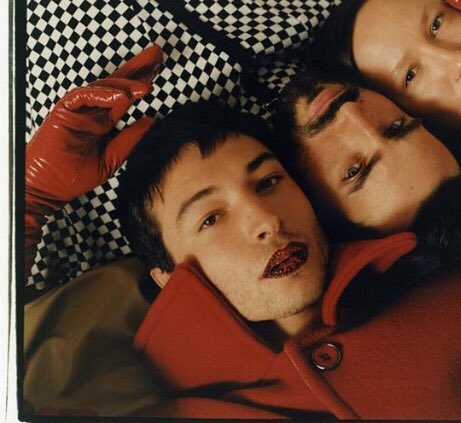 Happy bday Ezra Miller!  So beautiful ;-; 
