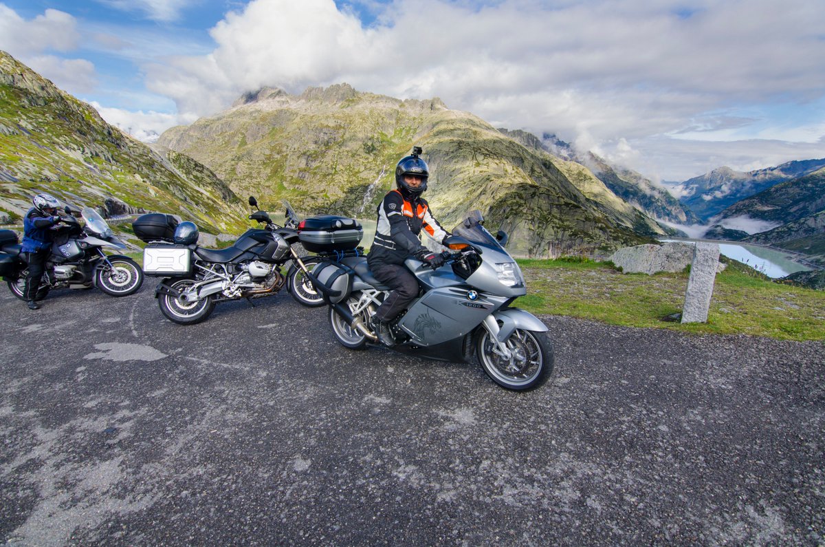hanif_asif's tweet photo. Gletsch, #FurkaPass https://t.co/uh9YbKE1dK