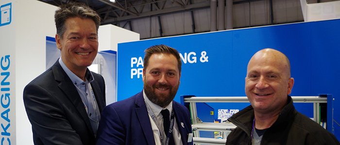 PrintMonthly's tweet photo. Friedheim adds value at The Print Show https://t.co/AzWvzJ3jZW #theprintshow #TPS #print #zechini #friedheim https://t.co/n7u8OYxGOn
